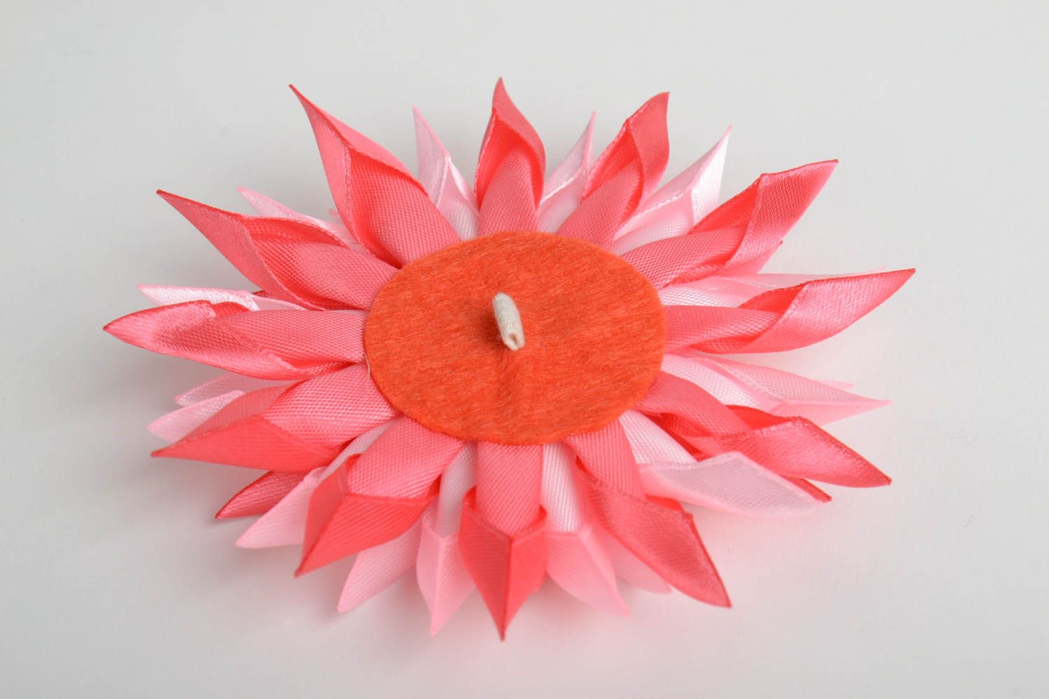 Handmade satin ribbon kanzashi flower in pink color for accessories making photo 3