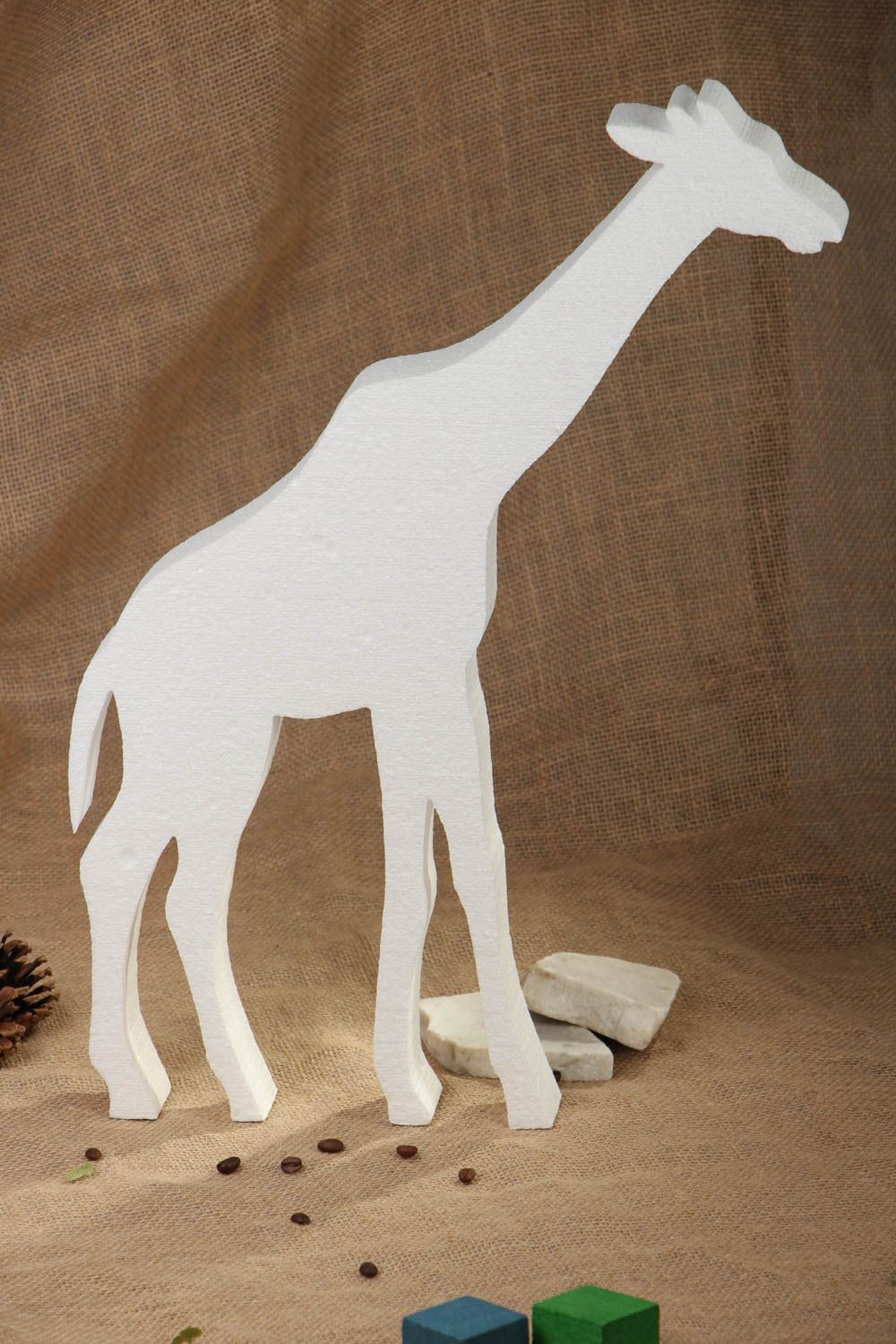 Pieza en blanco con forma de jirafa  foto 4