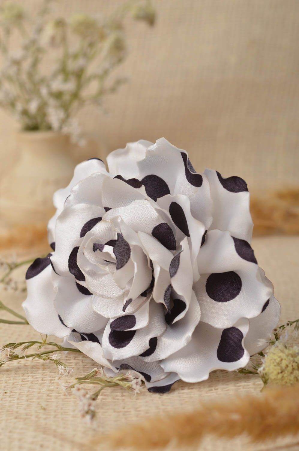 Handmade Schmuck Brosche weiß schwarze Haarspange Blume Haar Accessoires  foto 1