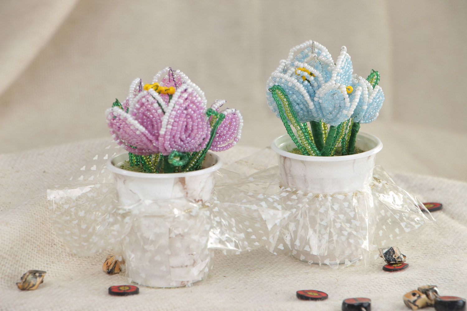 Set of handmade artificial flowers woven of Chinese beads in the shape of spring crocuses 2 items photo 1