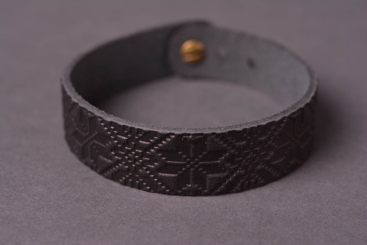 Кожаный браслет ручной работы аксессуар из кожи стильный браслет на руку фото 3