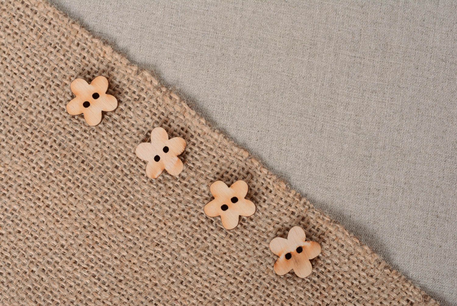 Wooden buttons Flowers photo 4