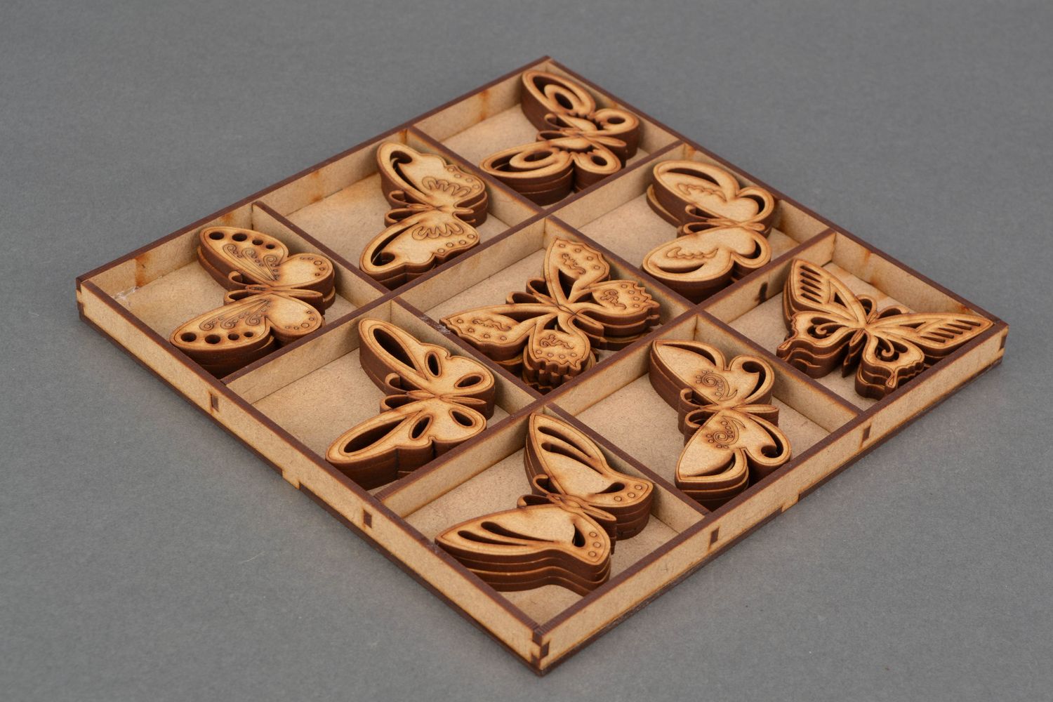 Ensemble de formes en bois brut à décorer papillons  photo 1