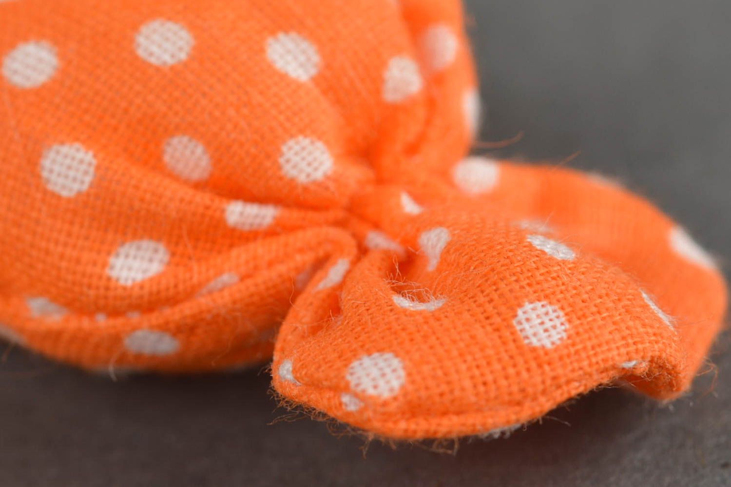 Брошь ручной работы авторское украшение текстильная брошь в горошек оранжевая фото 4