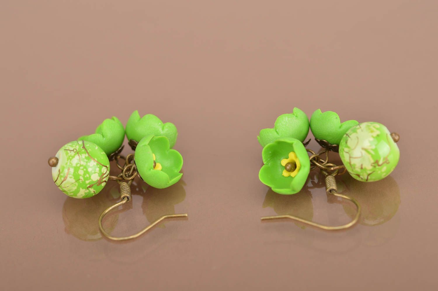 Handgemachte Ohrringe für Damen Ohrschmuck Frauen Damen Ohrstecker modisch grün foto 4