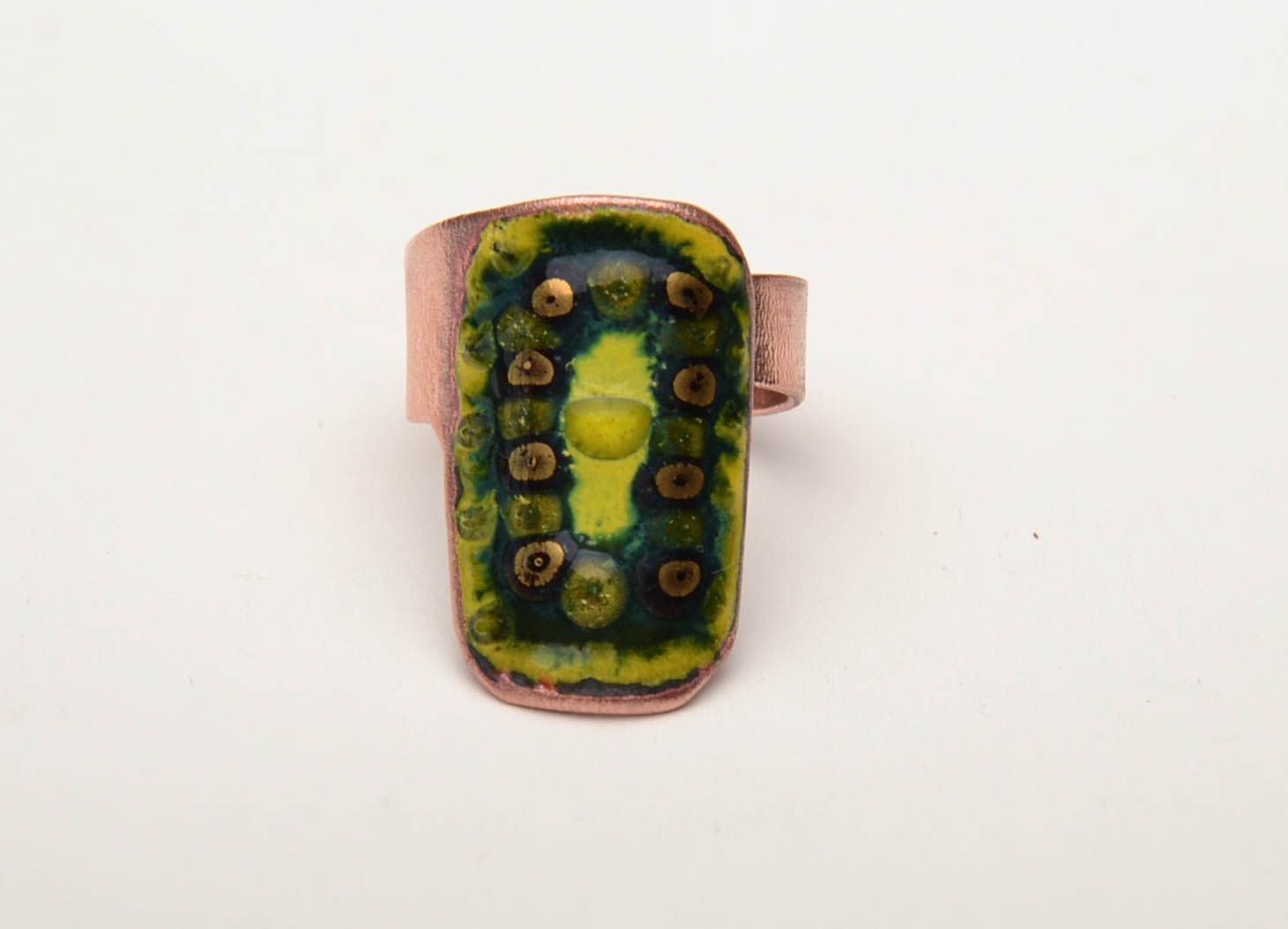 Медное кольцо с росписью цветными эмалями фото 2