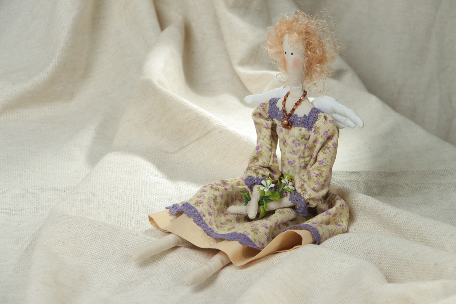 Muñeca de trapo ángel con alas foto 5