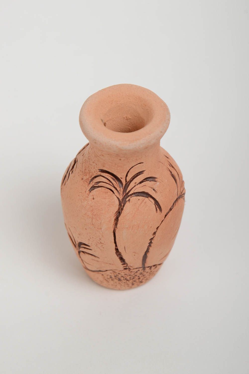 Cruche décorative miniature faite main en argile pour intérieur avec ornement photo 5