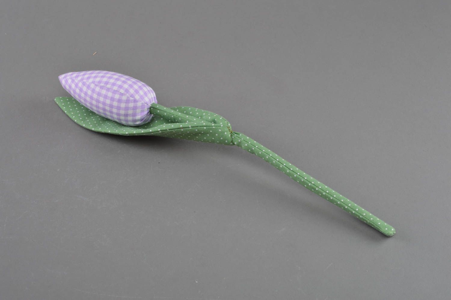 Тканевый тюльпан из хлопка мягкий для декора ручной работы сиреневый в клеточку фото 1