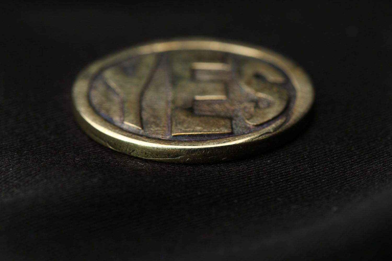 Moneda de bronce para adivinar “Sí o No” foto 3