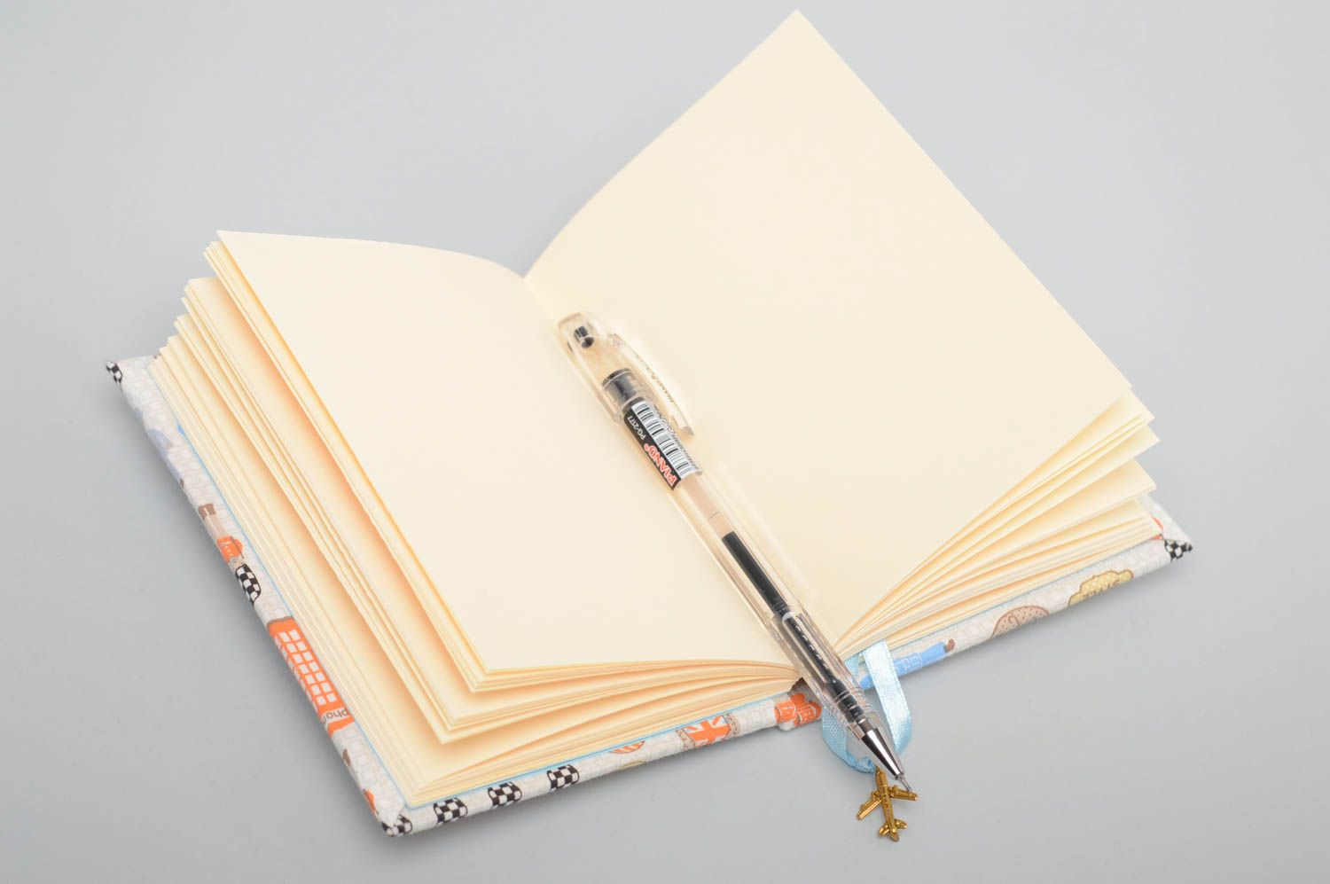 Handmade Notizbuch und Schlüsseletui aus Stoff foto 2