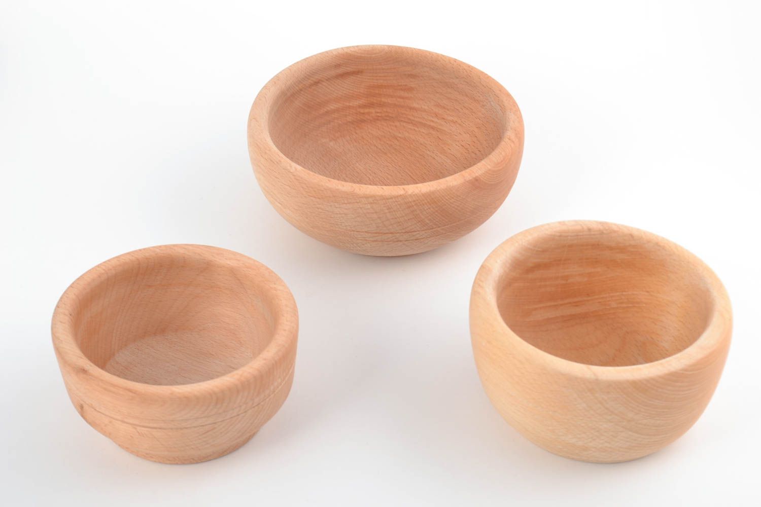 Set of 3 handmade carved simple light wooden bowls of different sizes  photo 2