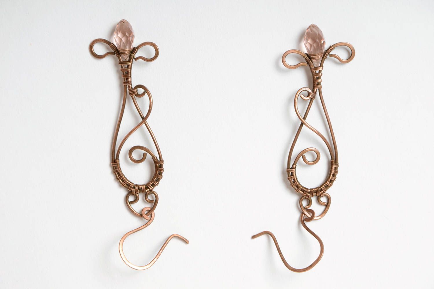 Boucles d'oreilles en cuivre faites main longues avec cristal transparent photo 5