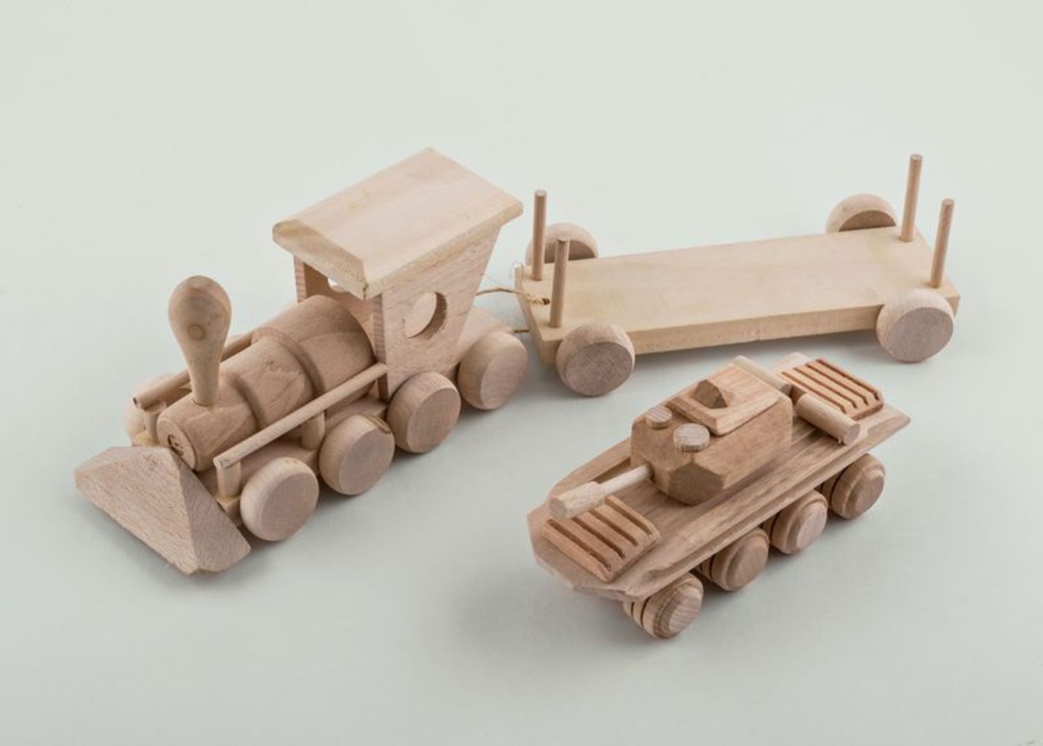 Комплект деревянных игрушек фото 3