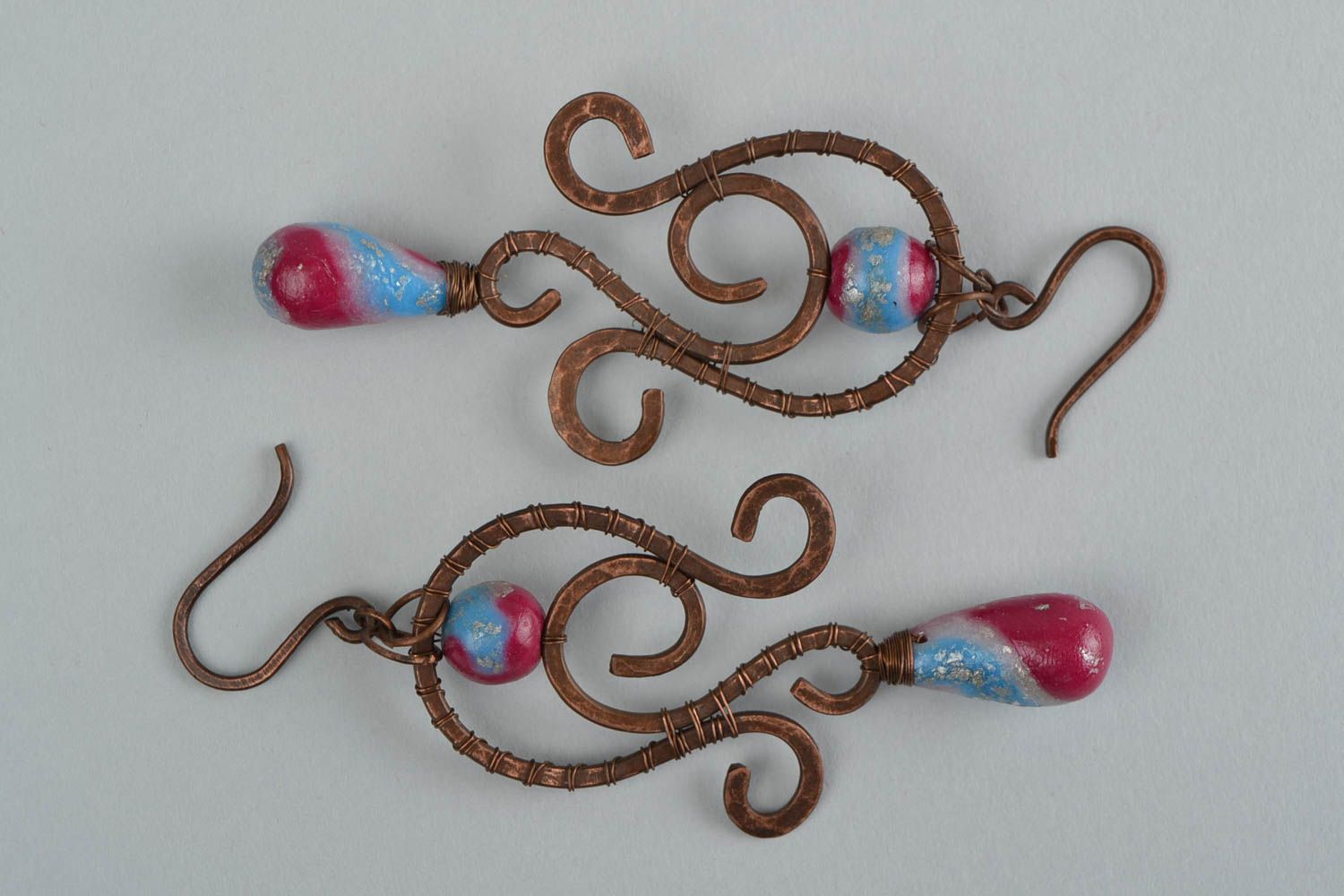 Boucles d'oreilles longues fil de cuivre wire wrapping originales faites main photo 3