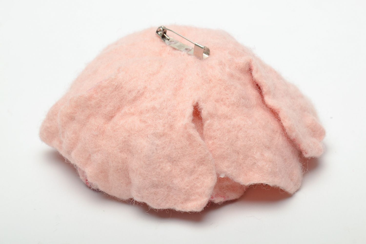 Broche con flor rosada de lana de fieltro  foto 5