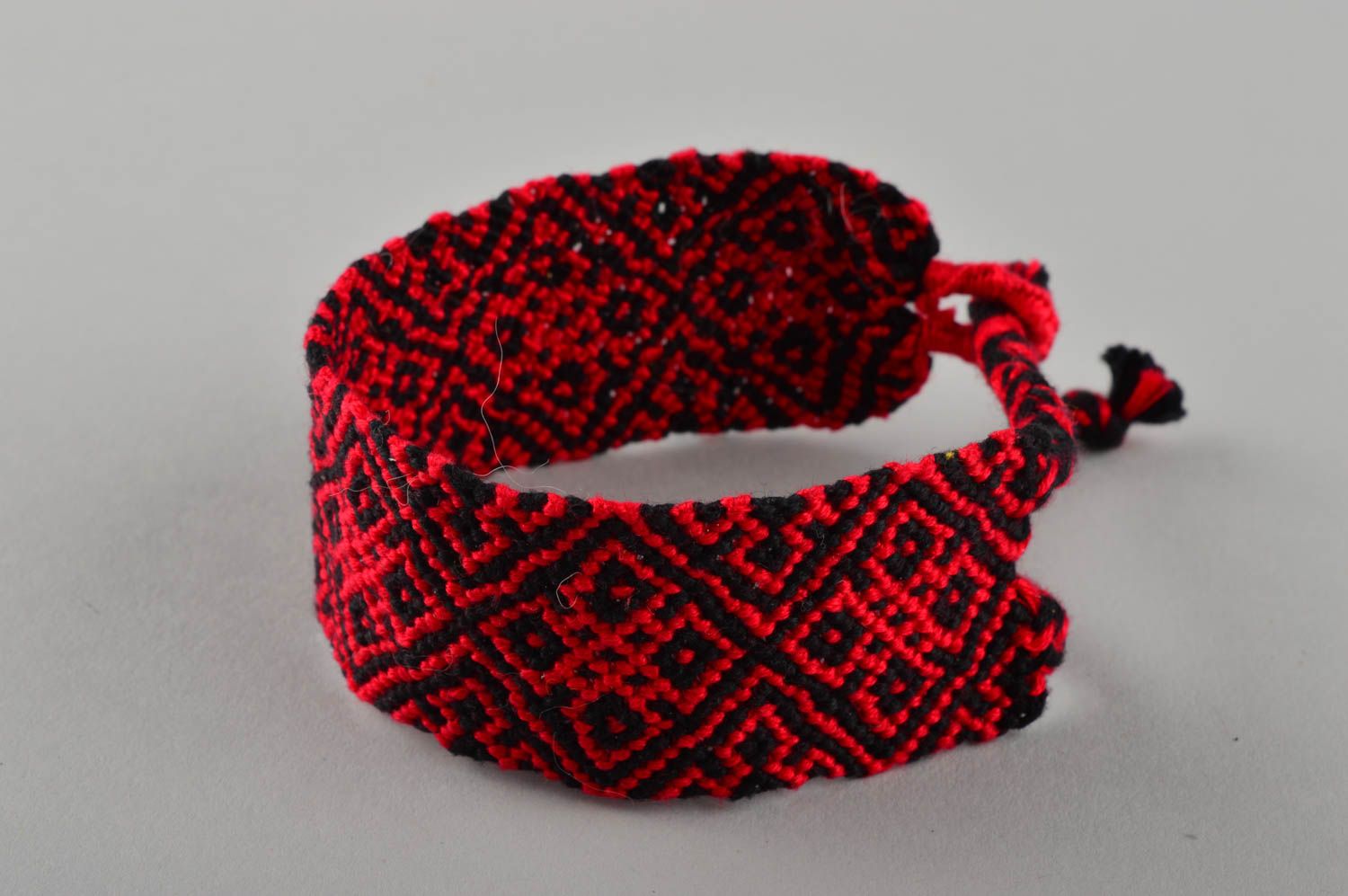 Handmade Armband Frauen schwarz rotes Stoff Armband Geschenk für Frau schön foto 3