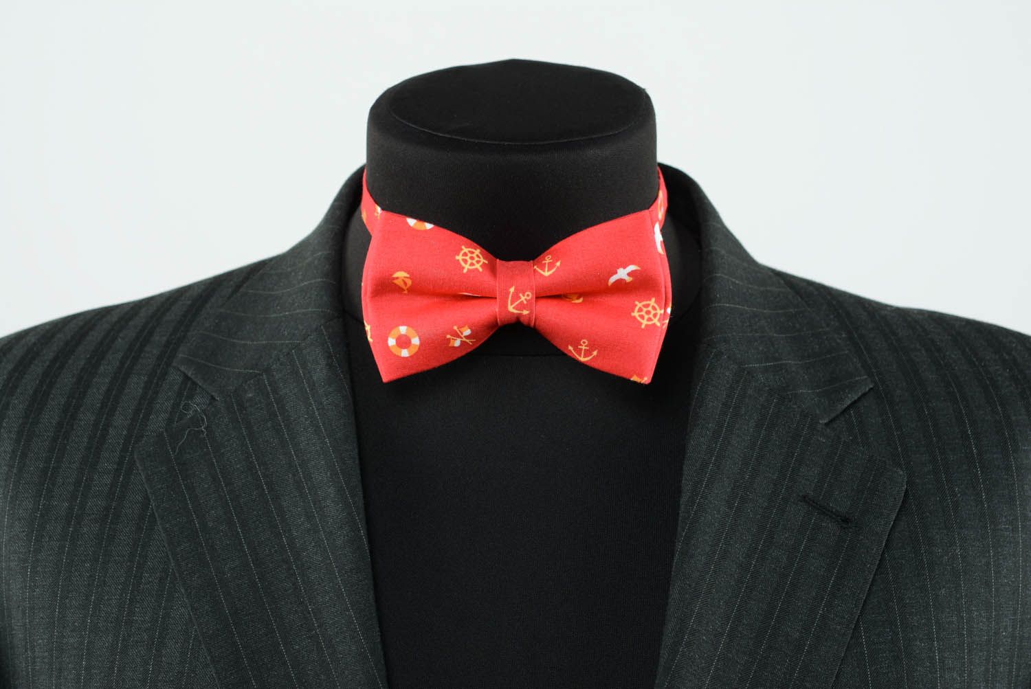 Red bow tie with anchors photo 2