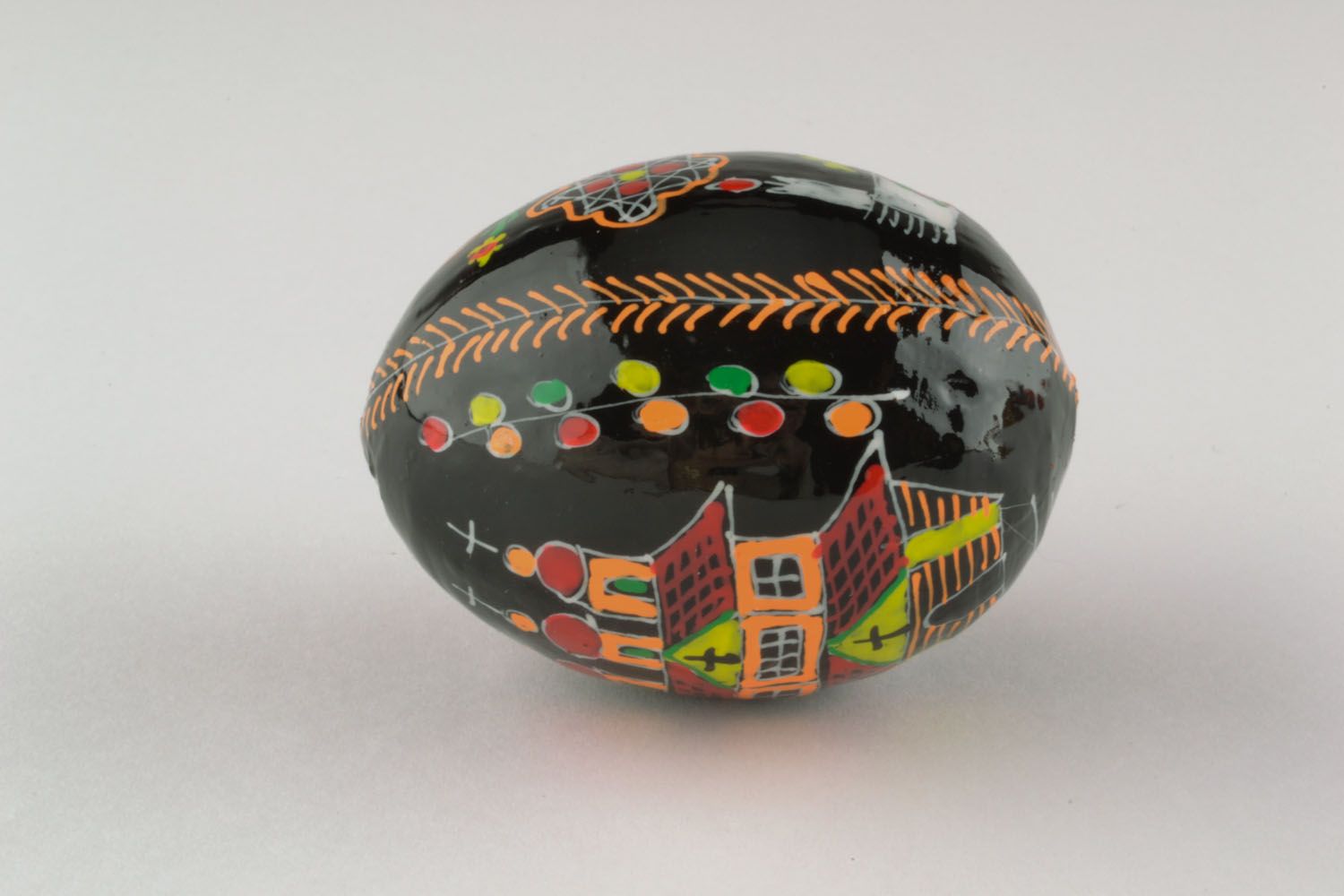 Wooden egg with author's hand-painting photo 2