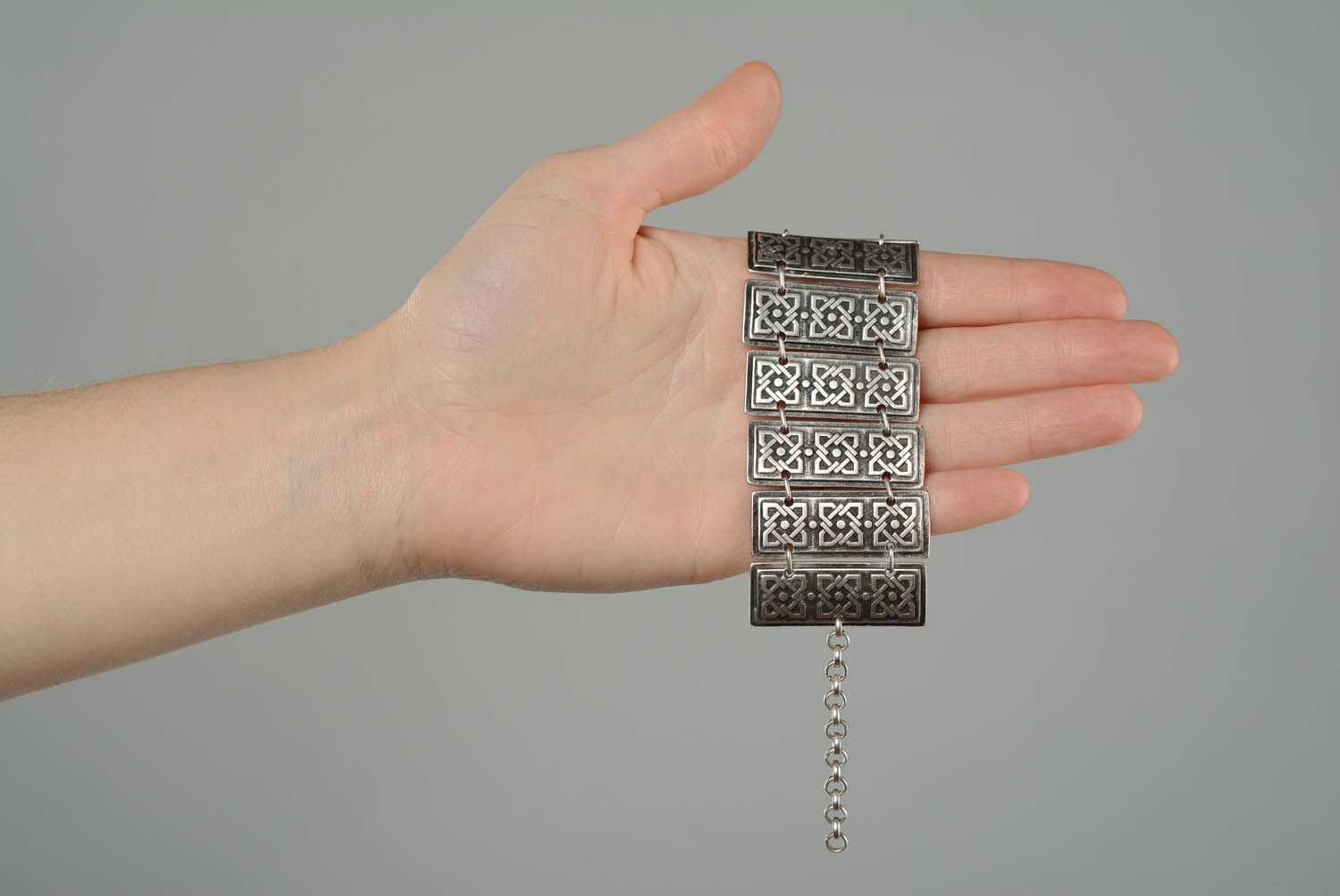 Bracelete largo de metal feito à mão pulseira feminina de metal  foto 3