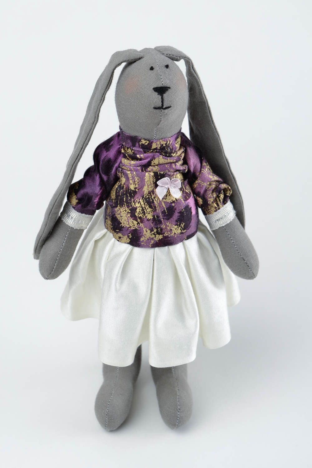 Peluche lapin gris en tissus Jouet fait main en robe Cadeau pour enfant photo 4