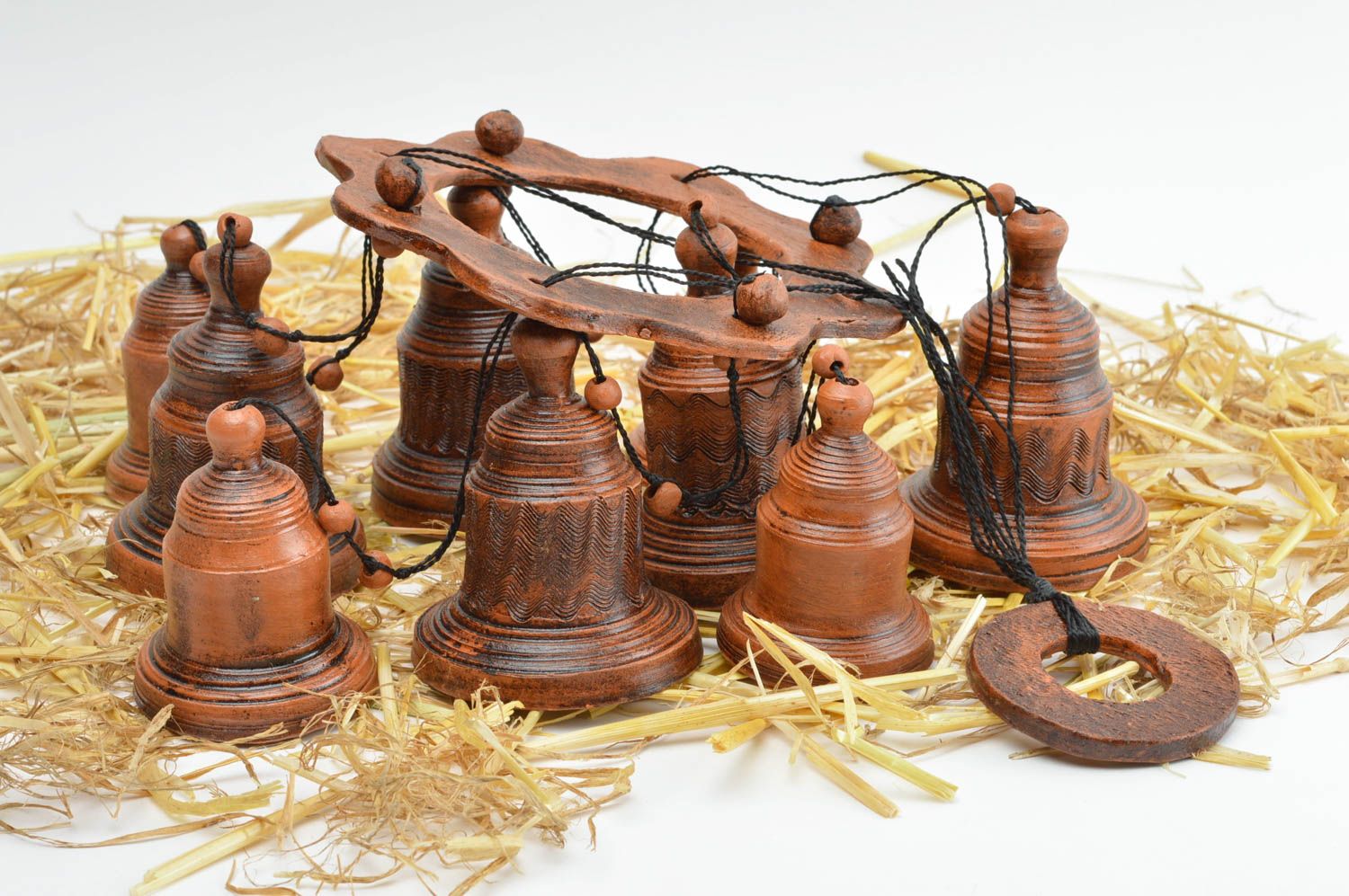 Ton Glöckchen handmade Deko zum Aufhängen Anhänger Keramik in Braun originell foto 1