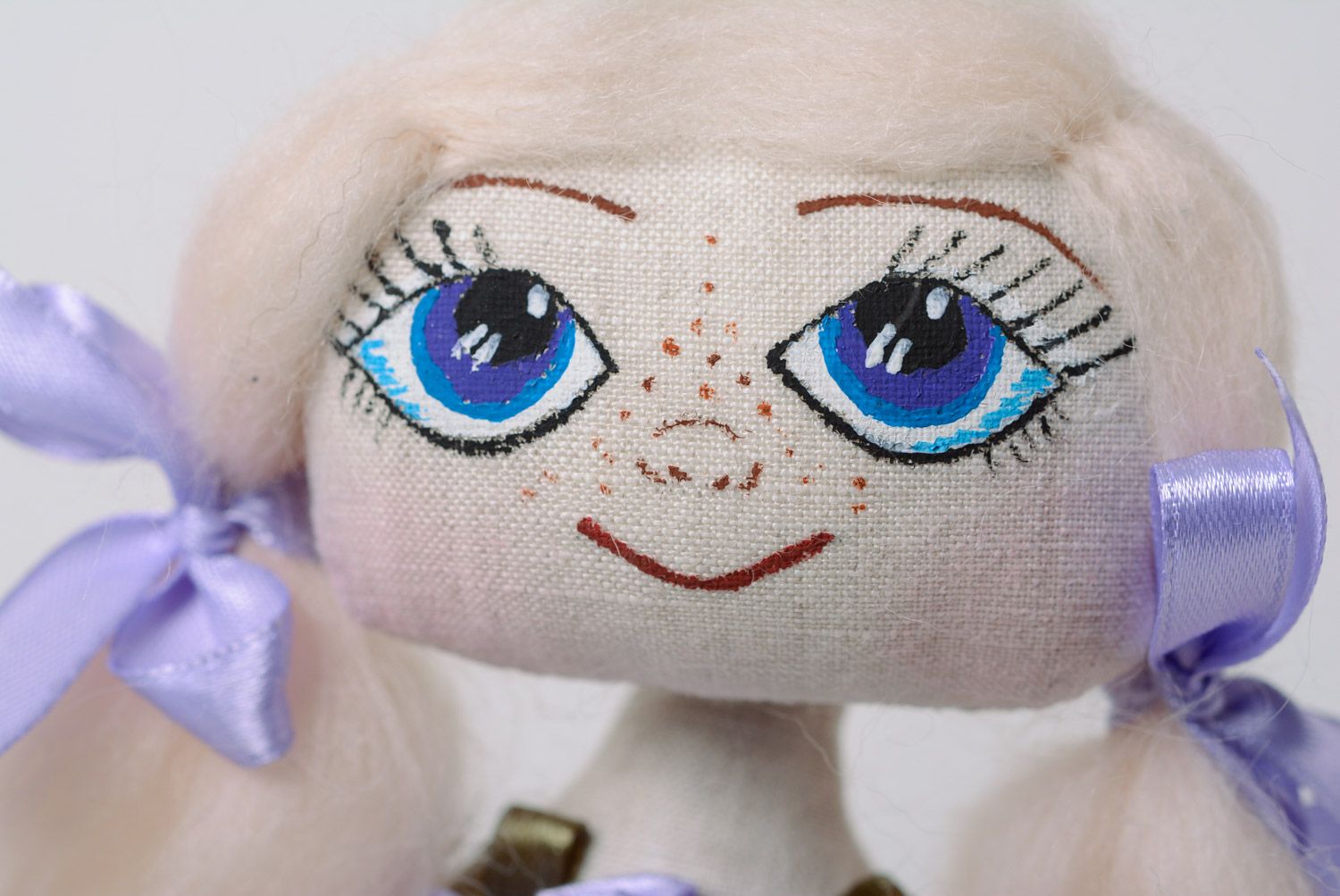 Interieur Puppe aus Textil Blondine künstlerisch handmade aus echten Stoffen  foto 3