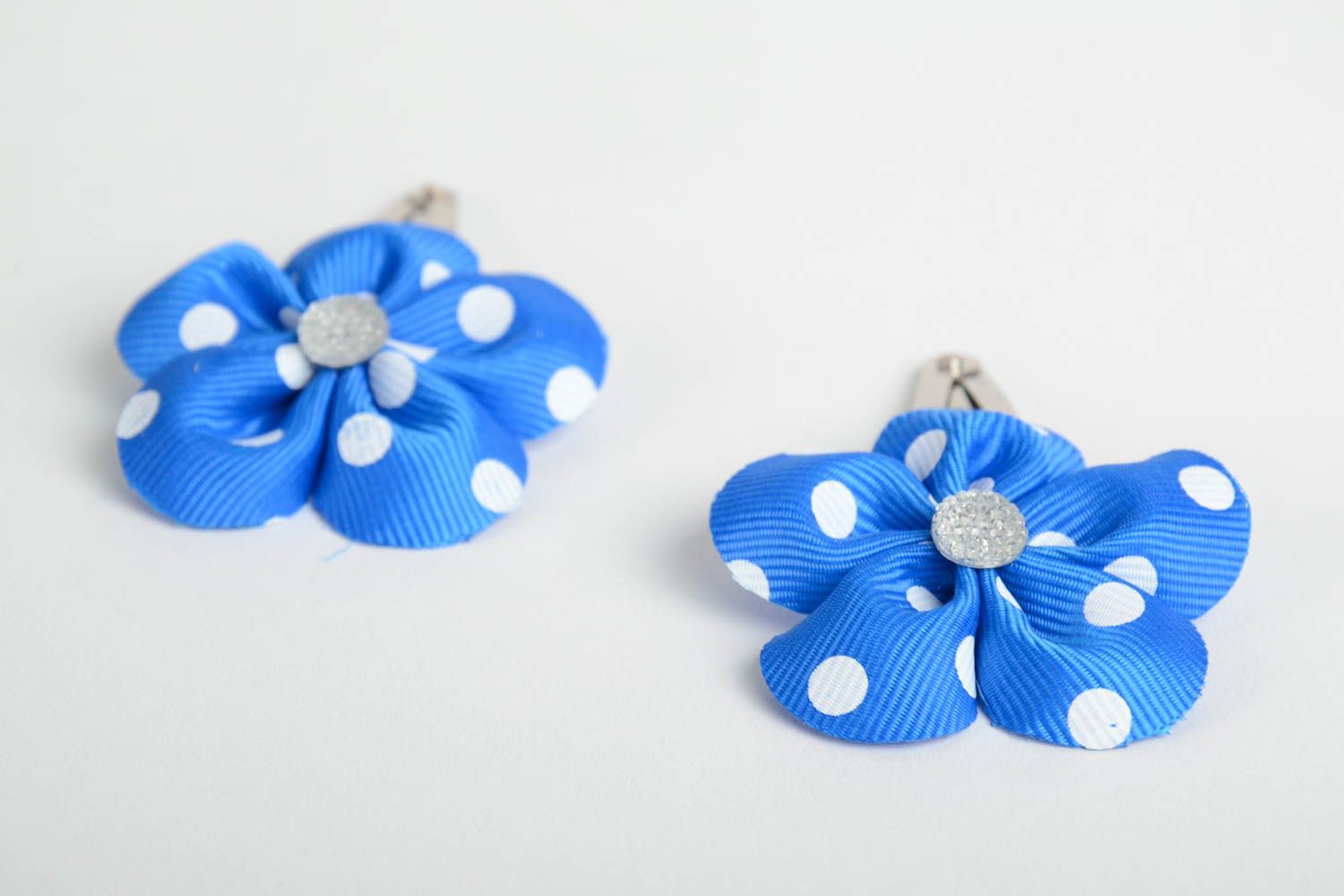 Set of 2 handmade decorative hair clips with blue polka dot ribbon flowers  photo 4