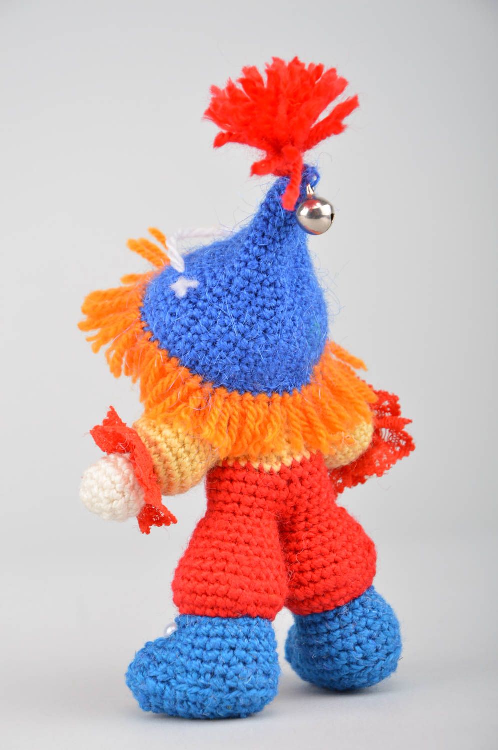 Poupée tricotée au crochet belle originale clown multicolore pour enfant photo 3