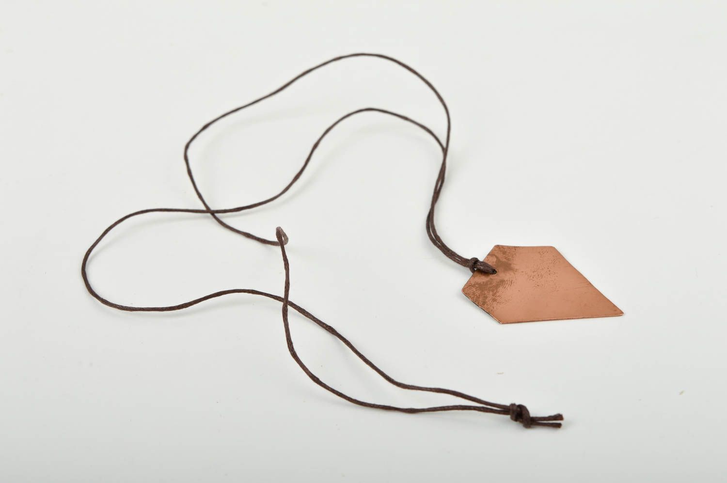 Handmade Accessoire für Frauen Kupfer Anhänger Designer Schmuck Kristalle Form foto 5