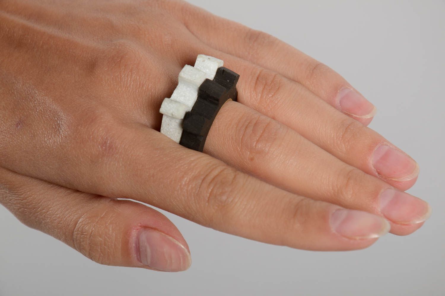 Два кольца ручной работы модные кольца черное и белое необычные кольца фото 2