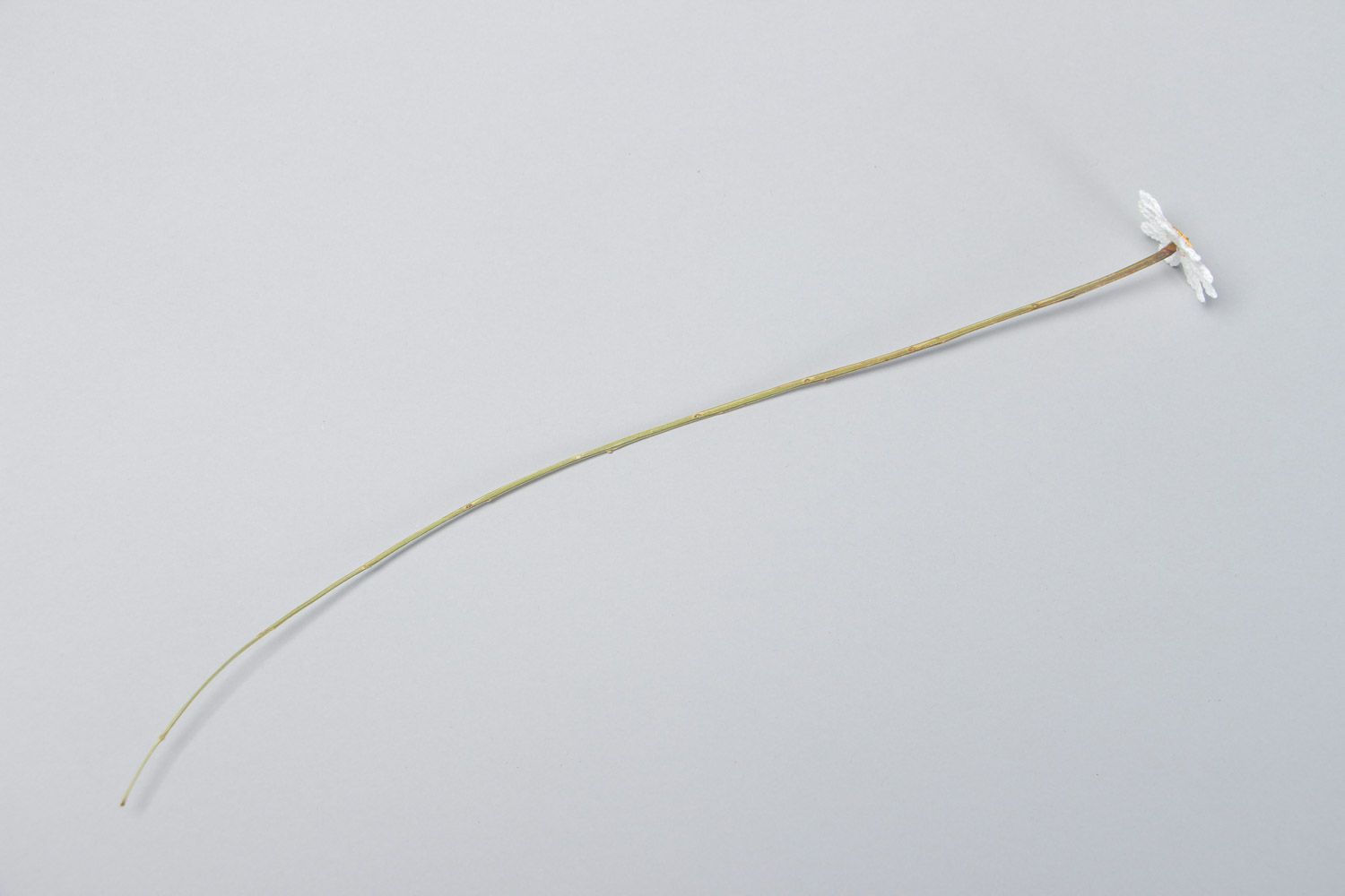 Цветок вязаный крючком из хлопчатобумажных ниток Полевая ромашка ручная работа фото 2