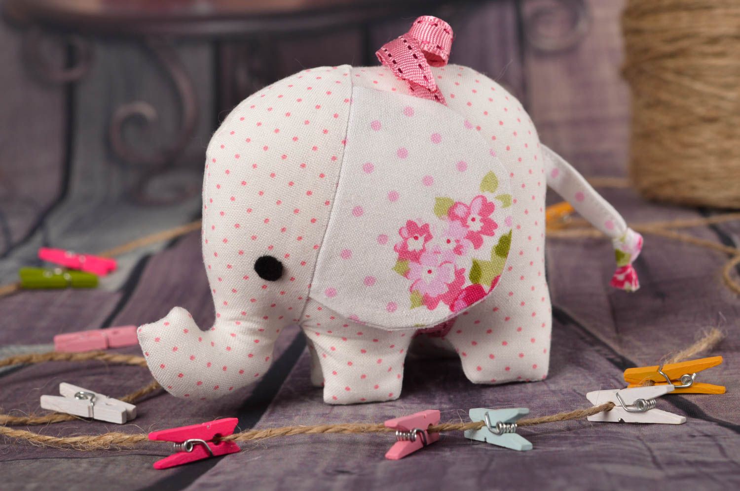 Elefant Kuscheltier handmade Wohnzimmer Deko weiche Kuscheltiere weiß rosa foto 1