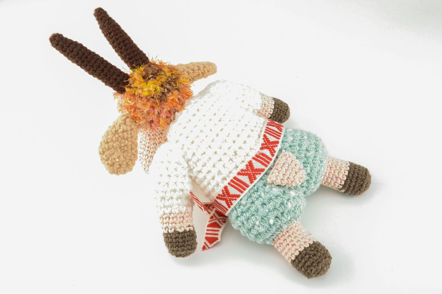 Jouet tricoté au crochet artisanal Bouc-cosaque  photo 2