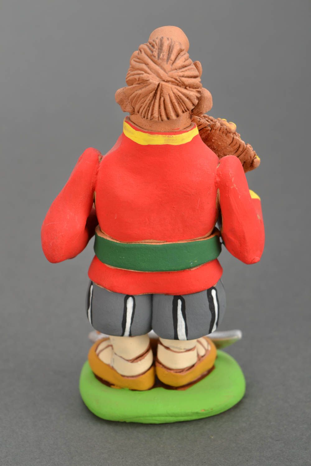 Handmade Figurine aus Ton Kosak mit Garbe und Sichte foto 5