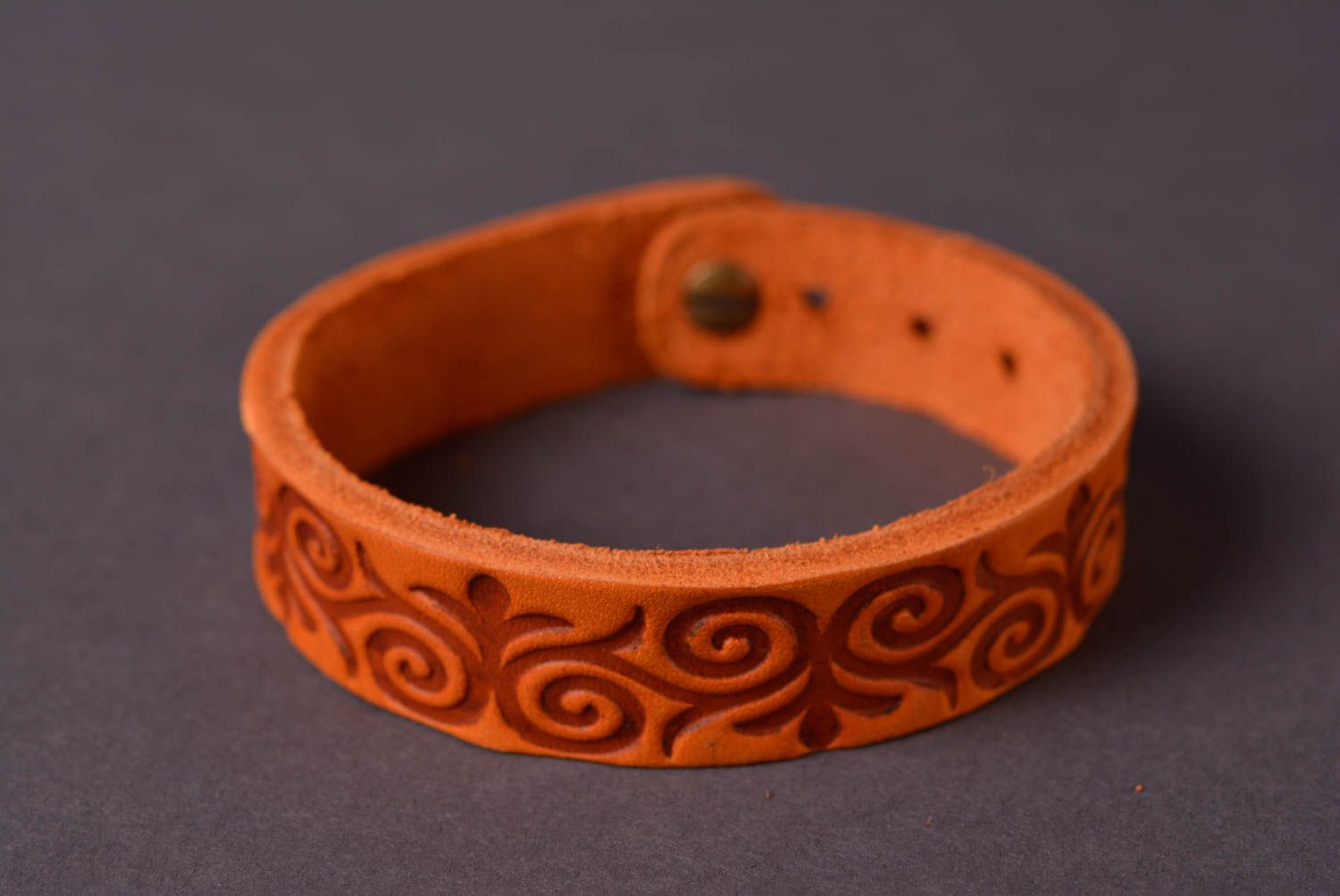 Кожаный браслет ручной работы украшение из кожи рыжий браслет на руку широкий фото 3