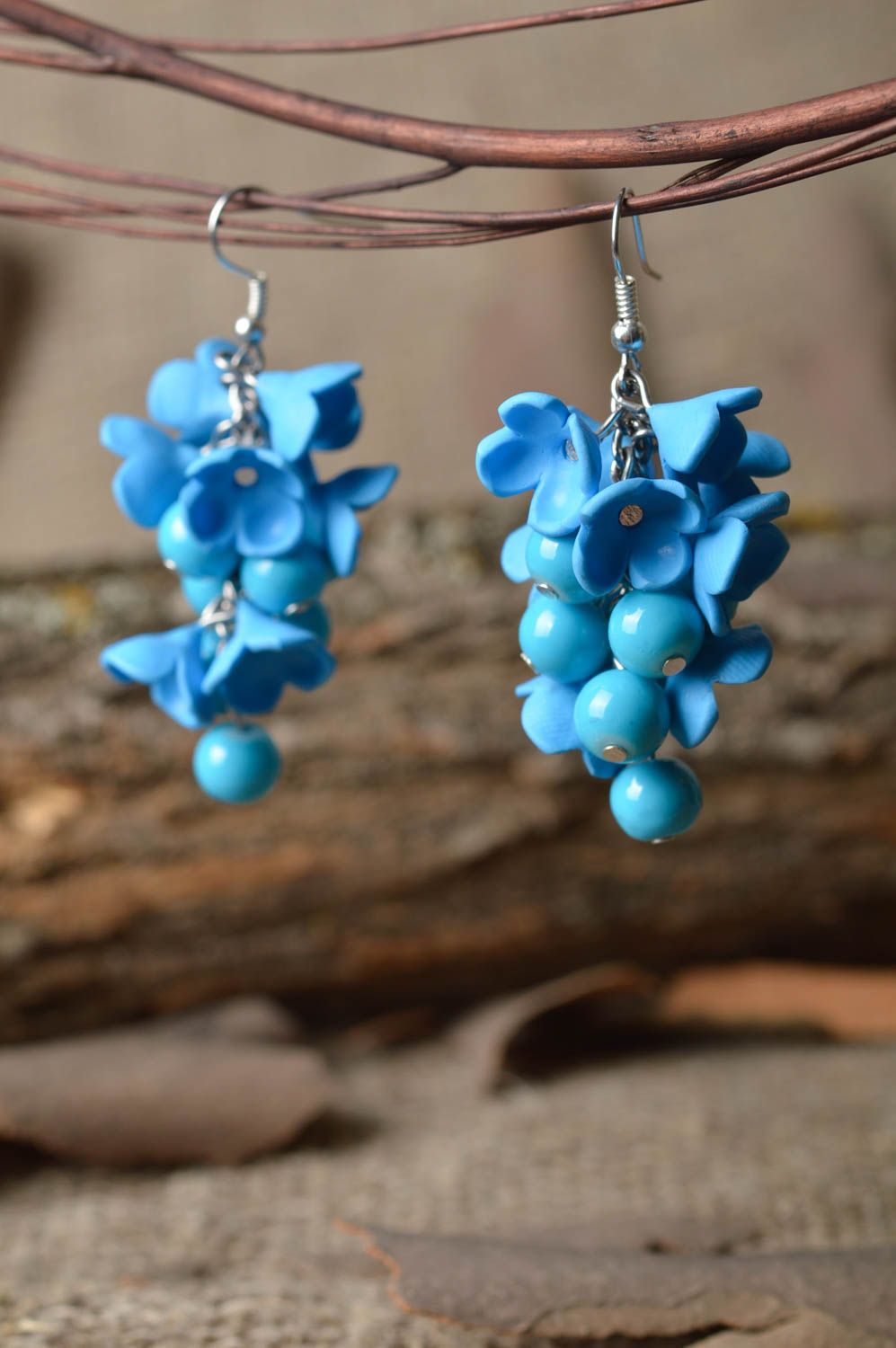 Boucles d'oreilles pendantes Bijou fait main jolies fleurs bleues Cadeau femme photo 1