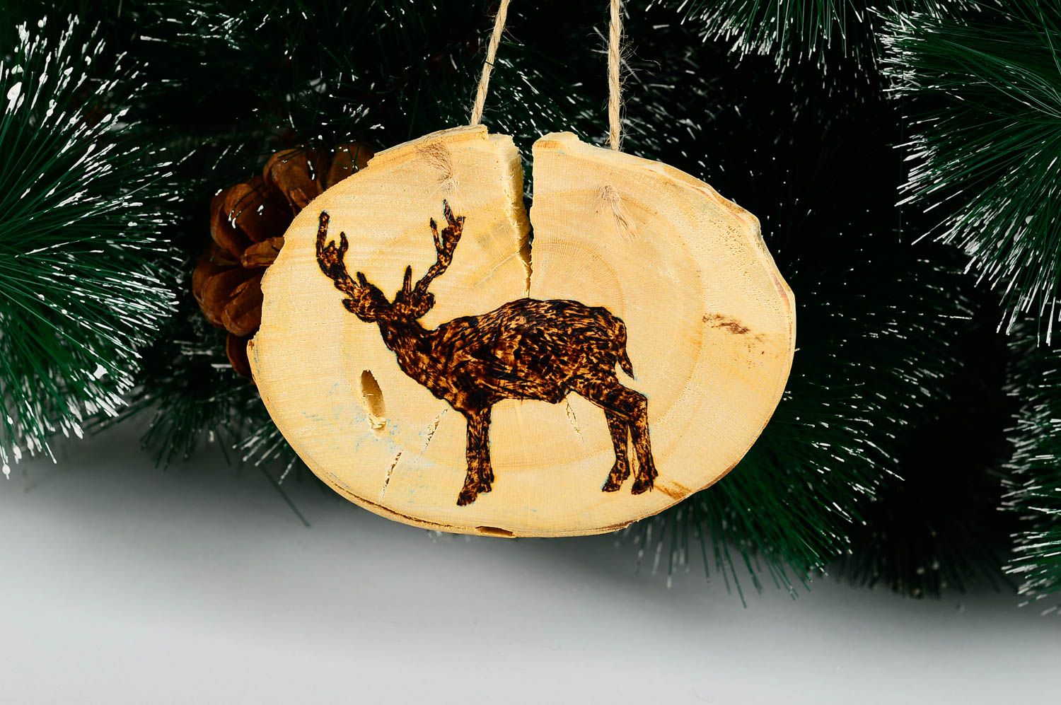 Игрушка на елку handmade декор для дома игрушка из дерева с оленем красивая фото 1