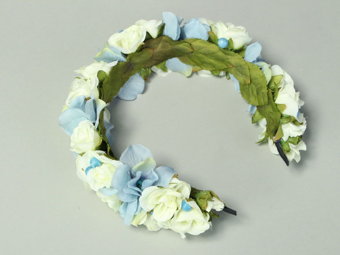 Headband with blue and white flowers photo 3
