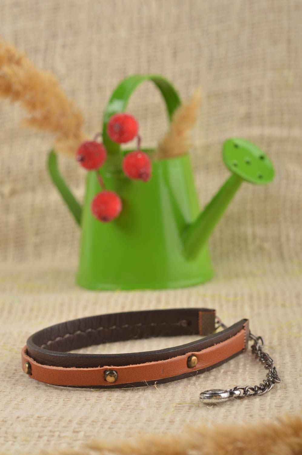 Bracelet cuir Bijoux fait main fin original marron Accessoire cuir cadeau photo 1