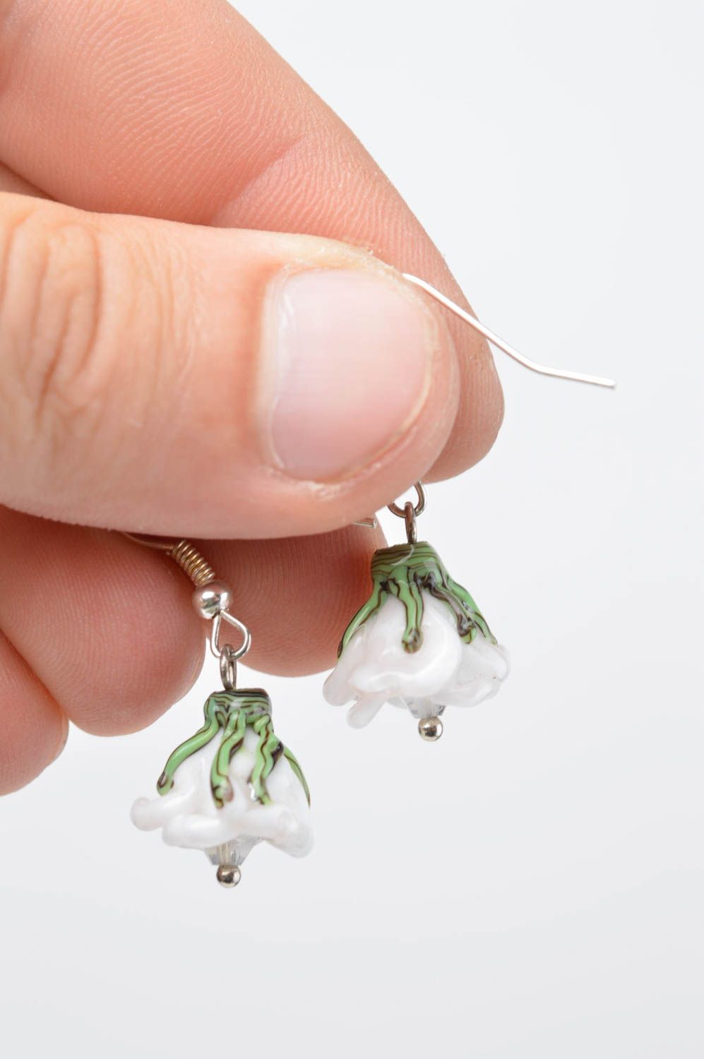 Handmade Glas Ohrringe Accessoire für Frauen Damen Schmuck modisch weiße Blumen foto 5