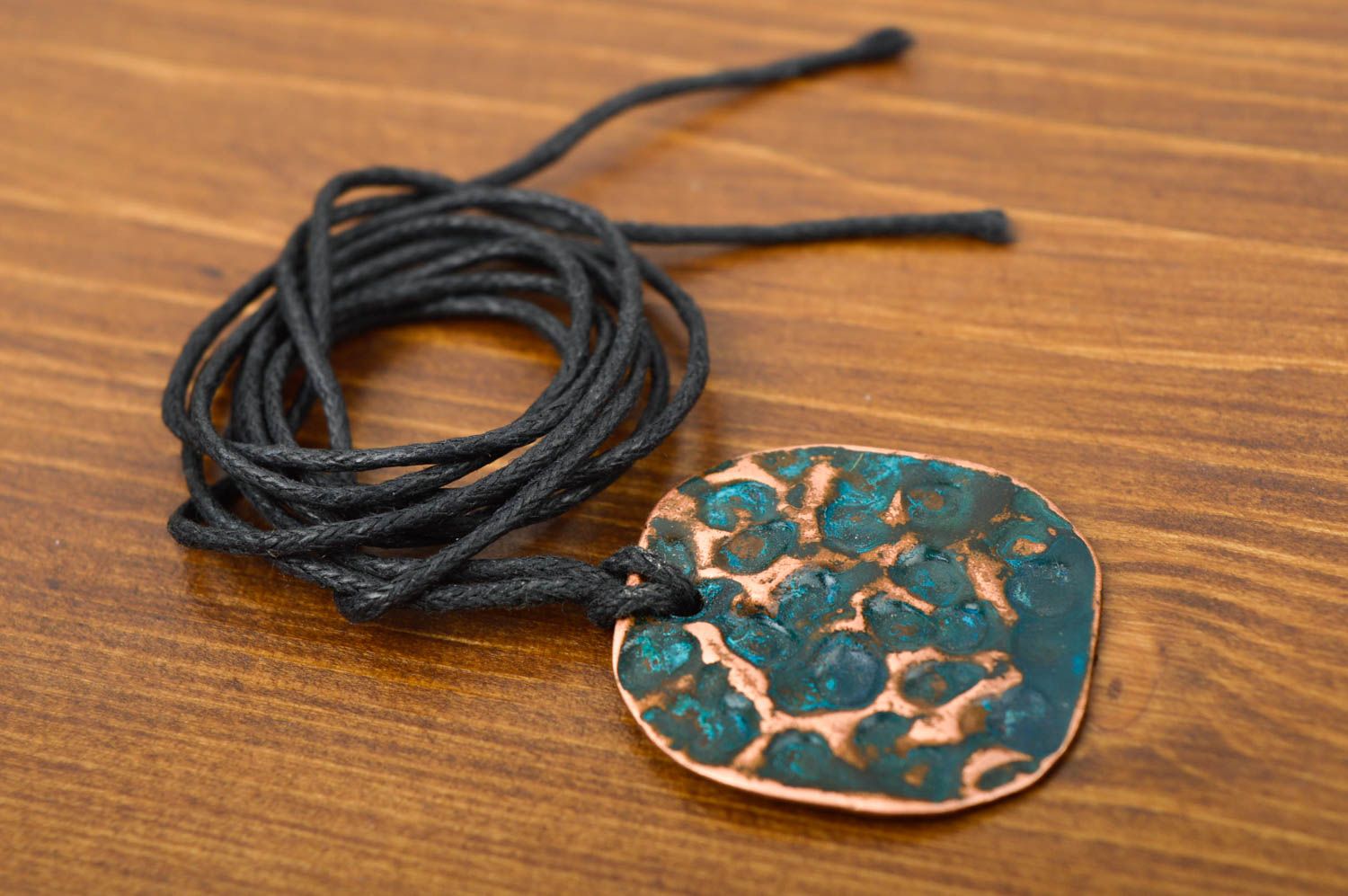 Stylish handmade copper pendant fashion trends metal neck accessories ideas photo 2