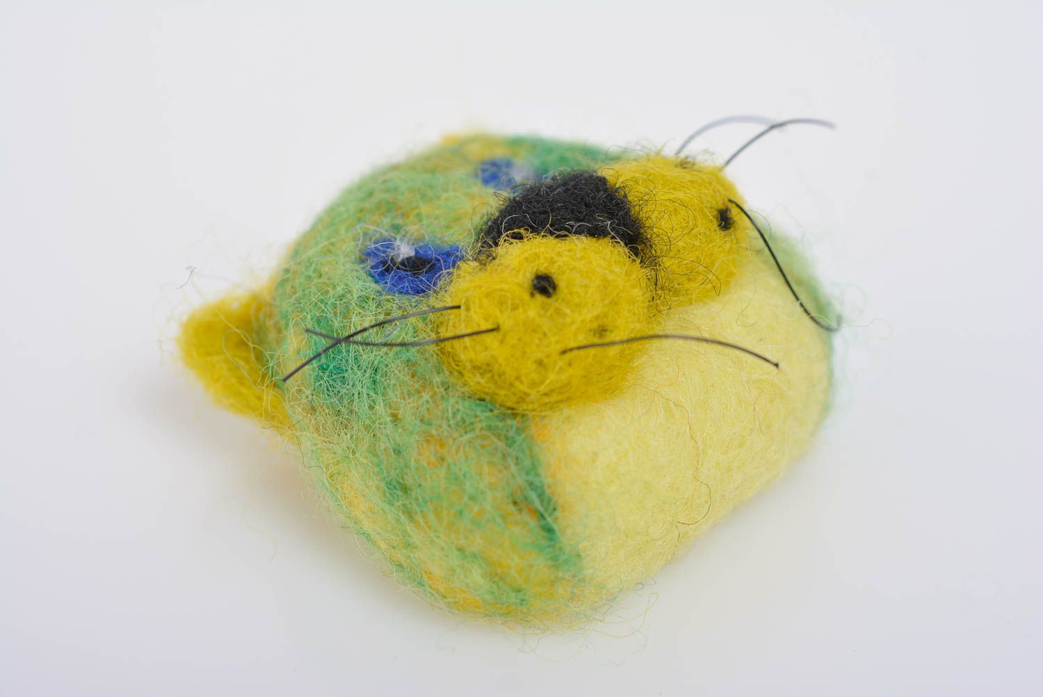 Handmade designer small funny animal brooch felted of wool head of green cat photo 3