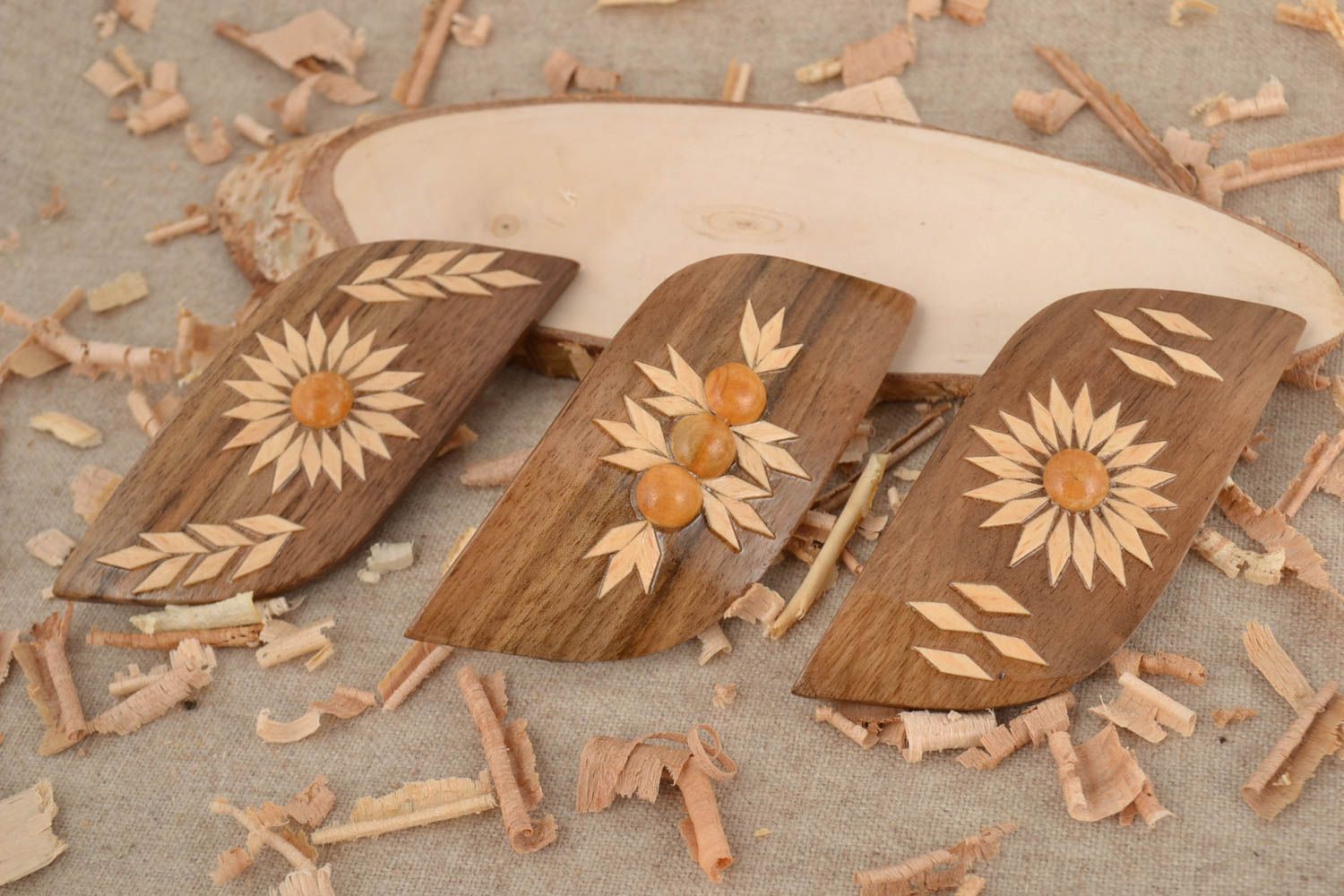 Braune Damen Haarspangen aus Holz mit Blumenmuster stilvoll handmade Set 3 Stück foto 1