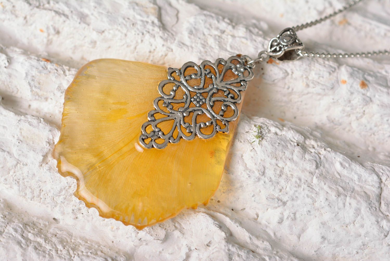 Handmade botanic pendant with flowers epoxy resin pendant epoxy resin jewelry photo 1