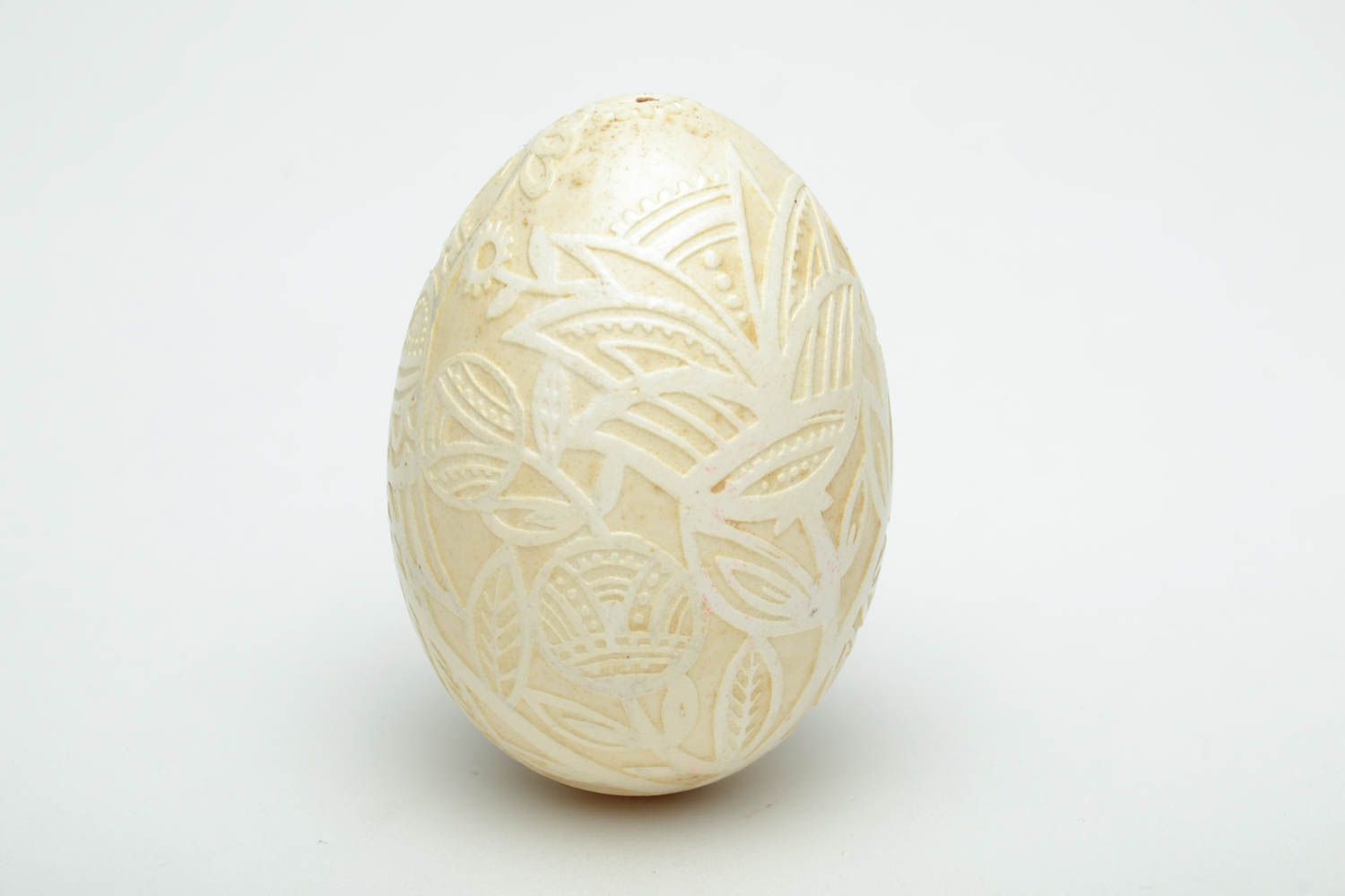 Oeuf de Pâques peint à la cire fait main pysanka avec motif original et insolite photo 4