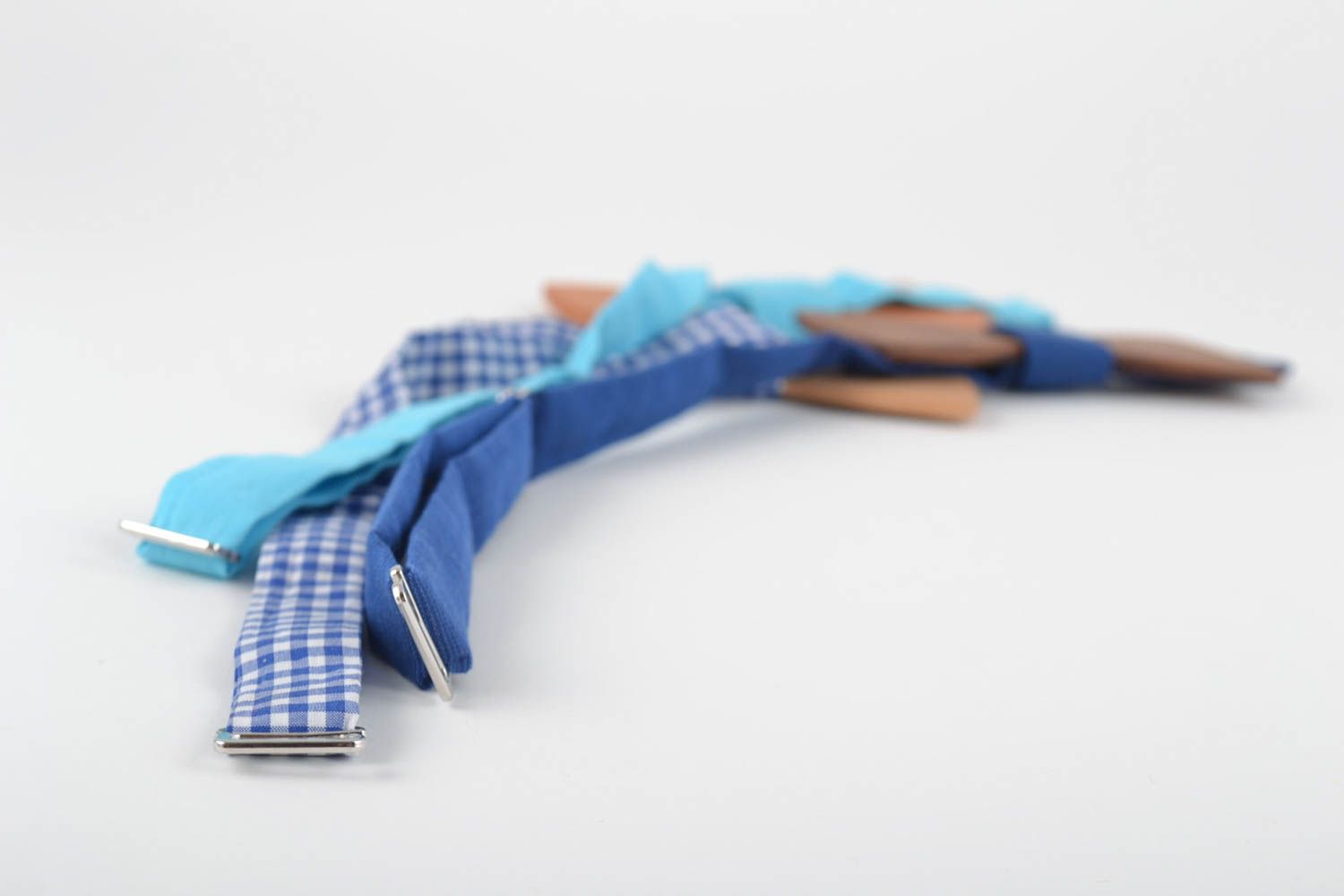 Набор деревянных галстуков-бабочек с тканевыми ремешками ручной работы 3 шт фото 5