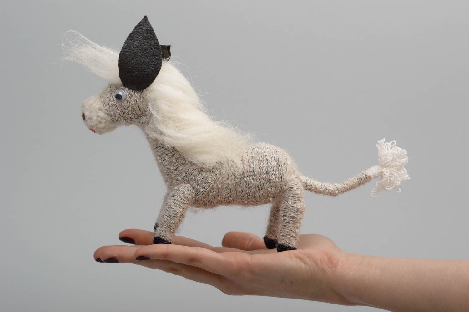 Peluche cheval blanc Jouet fait main original mignon Cadeau pour enfant photo 1