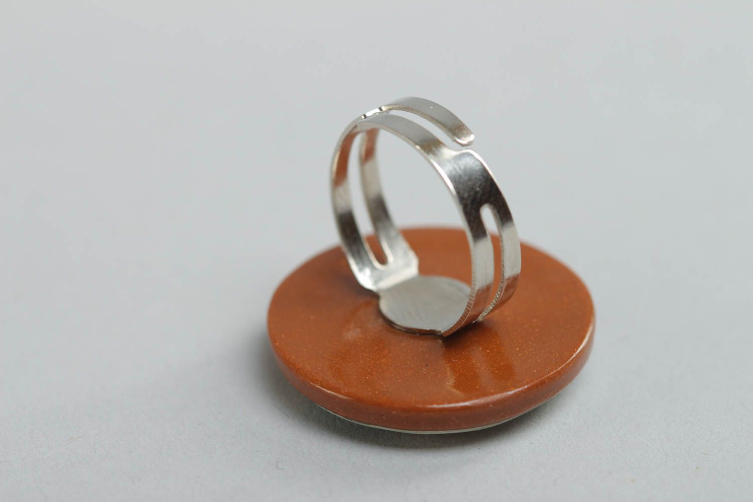 Кольцо из полимерной глины и стекловидной глазури круглое с котиком хэнд мэйд фото 4