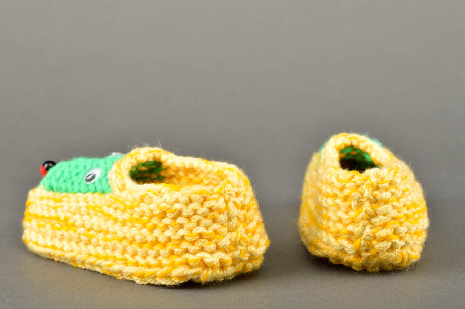 Тапочки ручной работы домашние тапочки желтые детские тапочки крючком ежики фото 5